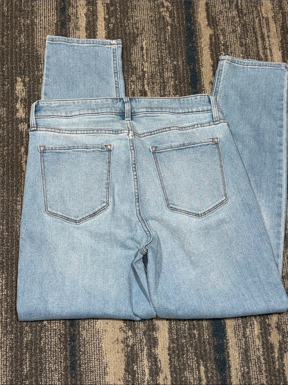 Size 12 Old Navy High Rise Wow Straight Leg Light Wash Women’s Jeans 👖 Like New
